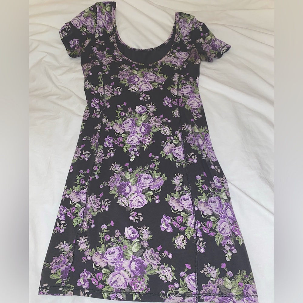 Body Con Talula T-shirt Dress - Picture 4 of 4